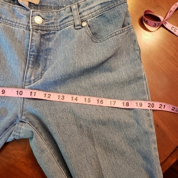 Chico's Midrise Jeans Embellished Pocket Light Wash 0 Reg 30x30.5 EUC - Picture 9 of 12